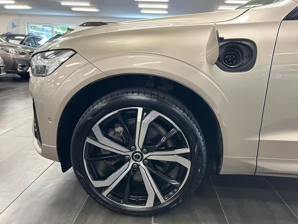 Volvo XC60 T8 AWD Ultimate+ DARK záruka - foto 12