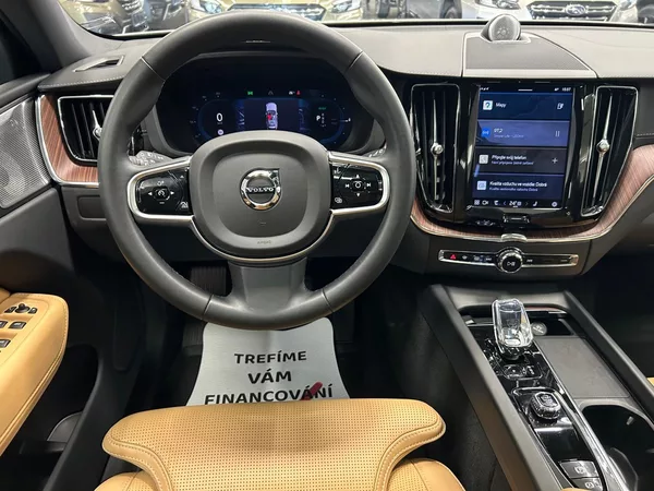 Volvo XC60 T8 AWD Ultimate+ DARK záruka - foto 18