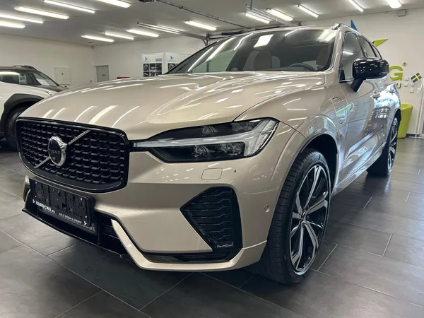 Volvo XC60 T8 AWD Ultimate+ DARK záruka - foto 2