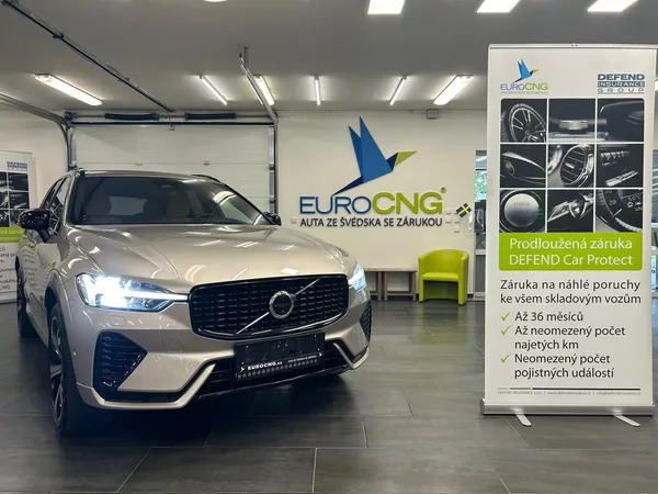 Volvo XC60 T8 AWD Ultimate+ DARK záruka - foto 31