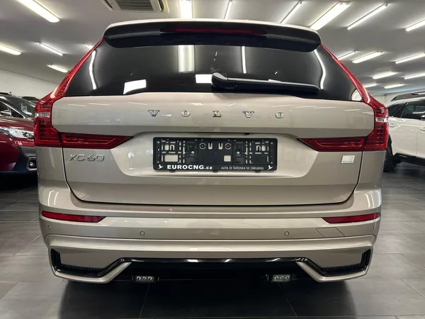 Volvo XC60 T8 AWD Ultimate+ DARK záruka - foto 5