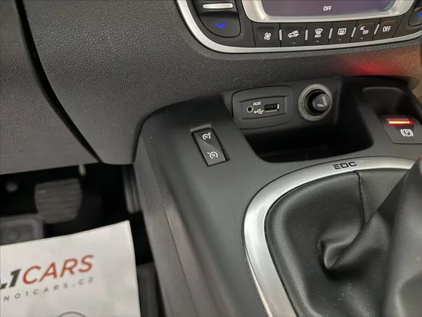 Renault Grand Scénic 1,5 DCI AUTOMAT NAVI ČIDLA - foto 16