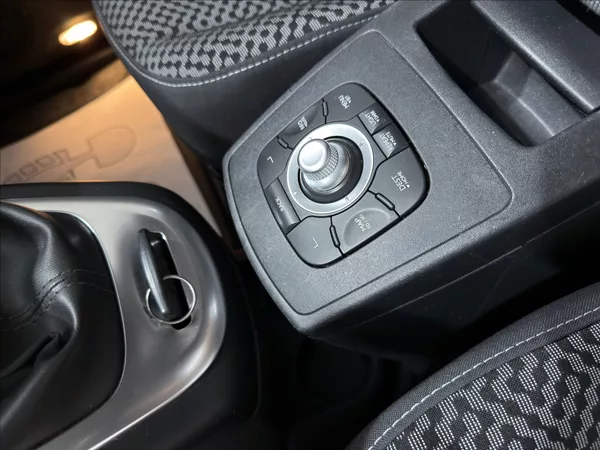 Renault Grand Scénic 1,5 DCI AUTOMAT NAVI ČIDLA - foto 18