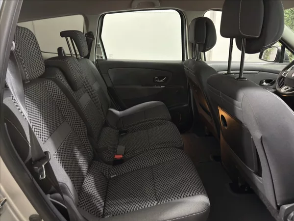 Renault Grand Scénic 1,5 DCI AUTOMAT NAVI ČIDLA - foto 25
