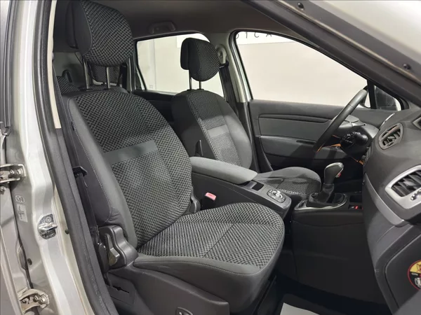 Renault Grand Scénic 1,5 DCI AUTOMAT NAVI ČIDLA - foto 27
