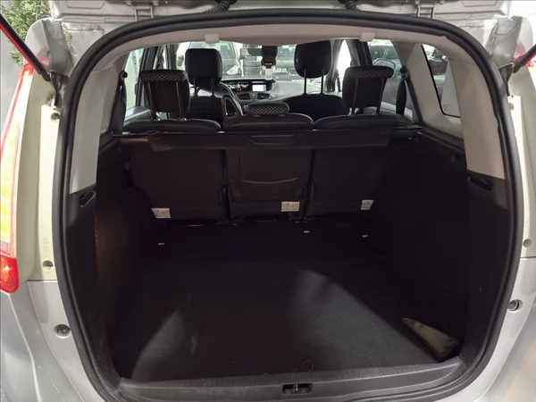 Renault Grand Scénic 1,5 DCI AUTOMAT NAVI ČIDLA - foto 28