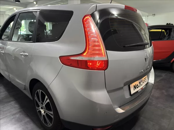 Renault Grand Scénic 1,5 DCI AUTOMAT NAVI ČIDLA - foto 31