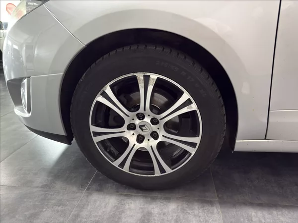 Renault Grand Scénic 1,5 DCI AUTOMAT NAVI ČIDLA - foto 32