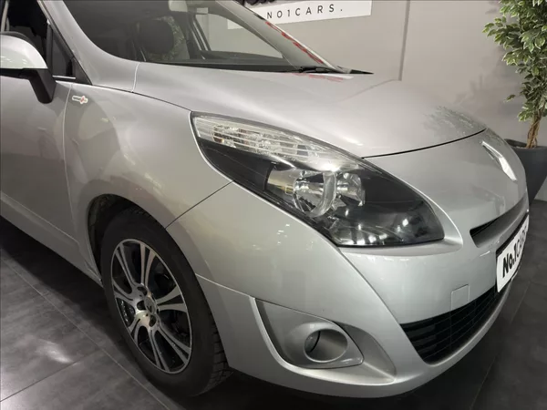 Renault Grand Scénic 1,5 DCI AUTOMAT NAVI ČIDLA - foto 35
