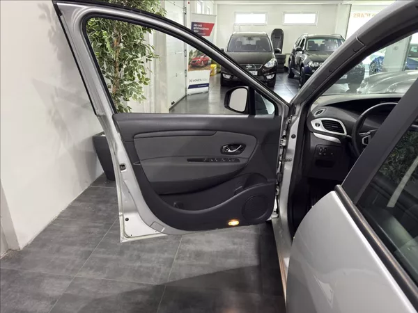 Renault Grand Scénic 1,5 DCI AUTOMAT NAVI ČIDLA - foto 6