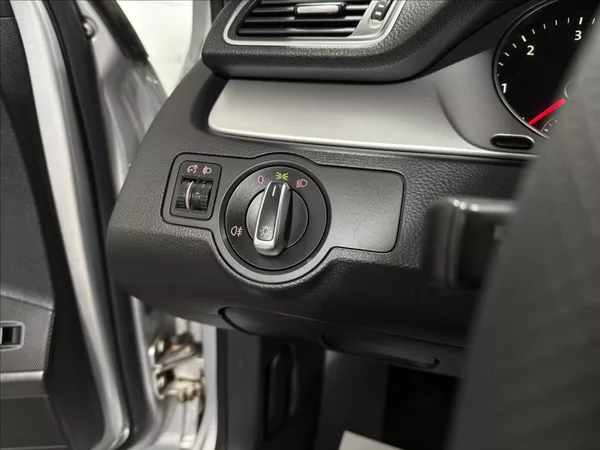 Volkswagen Passat 1,6 TDI 77KW VÝHŘEV TAŽNÉ - foto 11
