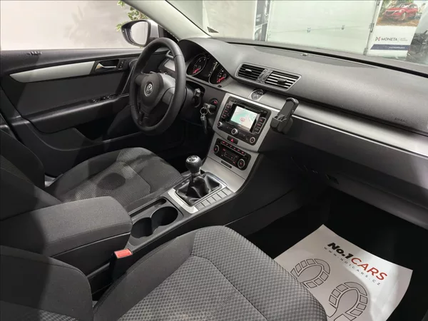 Volkswagen Passat 1,6 TDI 77KW VÝHŘEV TAŽNÉ - foto 16