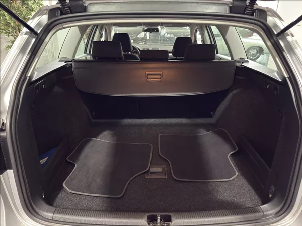 Volkswagen Passat 1,6 TDI 77KW VÝHŘEV TAŽNÉ - foto 22