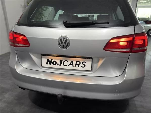Volkswagen Passat 1,6 TDI 77KW VÝHŘEV TAŽNÉ - foto 23