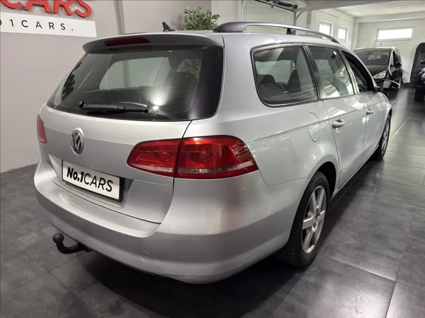 Volkswagen Passat 1,6 TDI 77KW VÝHŘEV TAŽNÉ - foto 5