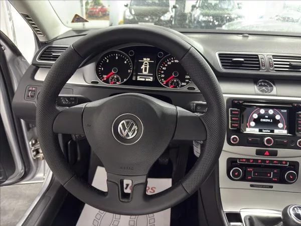 Volkswagen Passat 1,6 TDI 77KW VÝHŘEV TAŽNÉ - foto 8