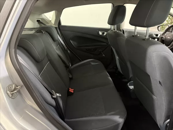 Ford Fiesta 1,2 i RS ALU VÝHŘEV NOVÁ STK - foto 18