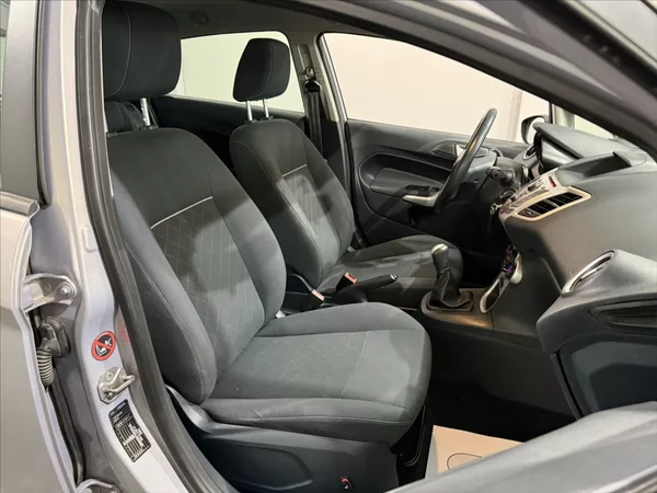 Ford Fiesta 1,2 i RS ALU VÝHŘEV NOVÁ STK - foto 19