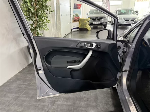 Ford Fiesta 1,2 i RS ALU VÝHŘEV NOVÁ STK - foto 6