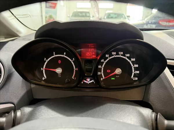 Ford Fiesta 1,2 i RS ALU VÝHŘEV NOVÁ STK - foto 9