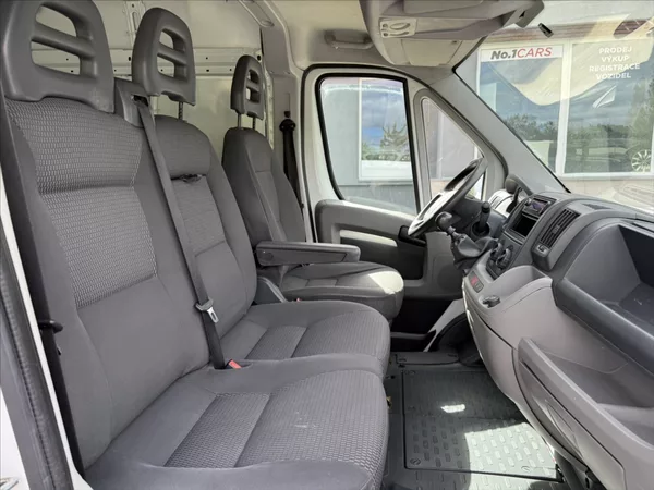 Citroën Jumper 2,2 HDI L2H2 6MÍST 1.MAJITEL - foto 14