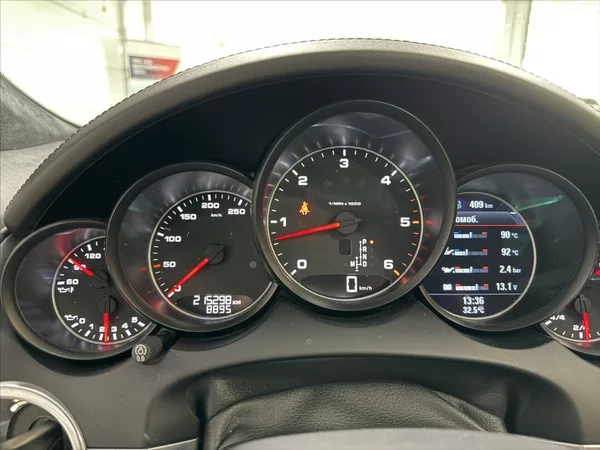 Porsche Cayenne 3,0 D VZDUCH PANO BOSE 360 - foto 10