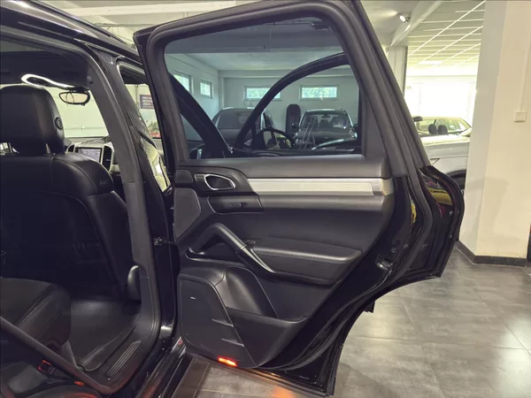 Porsche Cayenne 3,0 D VZDUCH PANO BOSE 360 - foto 29