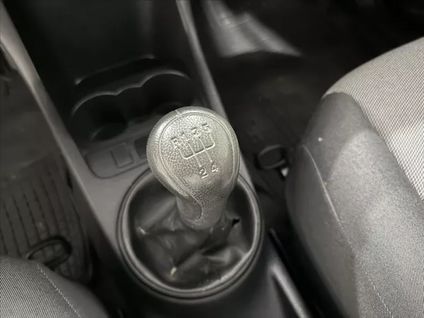 Škoda Fabia 1,2 i ALU KOLA STK 05/2028 - foto 11