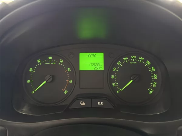 Škoda Fabia 1,2 i ALU KOLA STK 05/2028 - foto 8