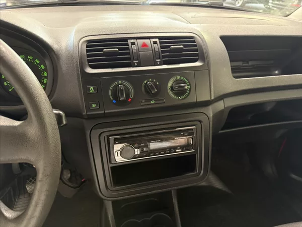 Škoda Fabia 1,2 i ALU KOLA STK 05/2028 - foto 9