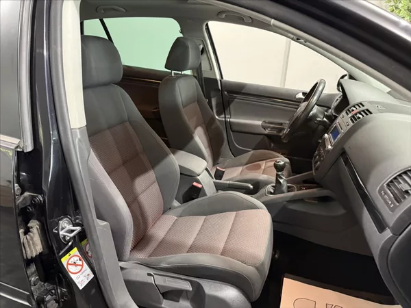 Volkswagen Golf 1,4 TSI GT VÝHŘEV ALU STK - foto 17