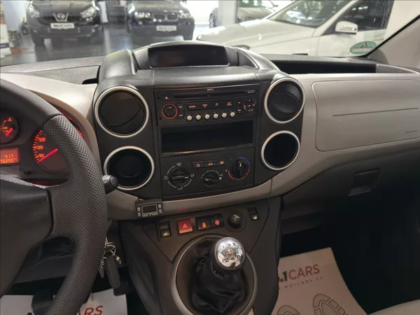Citroën Berlingo 1,6 i MULTISPACE WEBASTO - foto 10
