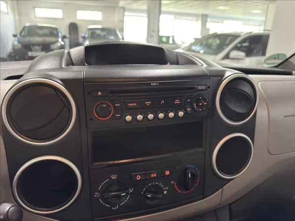 Citroën Berlingo 1,6 i MULTISPACE WEBASTO - foto 11