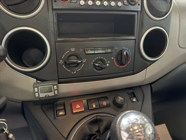 Citroën Berlingo 1,6 i MULTISPACE WEBASTO - foto 12