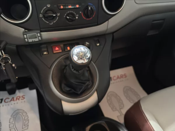 Citroën Berlingo 1,6 i MULTISPACE WEBASTO - foto 14