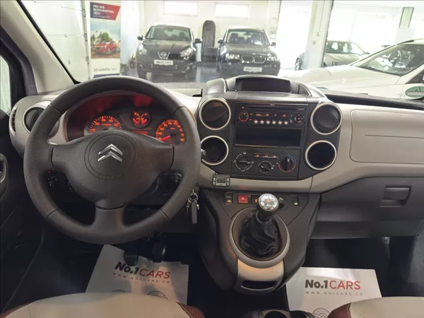 Citroën Berlingo 1,6 i MULTISPACE WEBASTO - foto 17