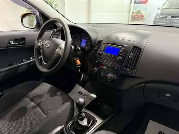 Hyundai i30 1,4 i KLIMATIZACE TAŽNÉ ALU - foto 13