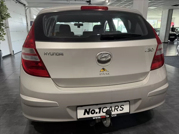 Hyundai i30 1,4 i KLIMATIZACE TAŽNÉ ALU - foto 18