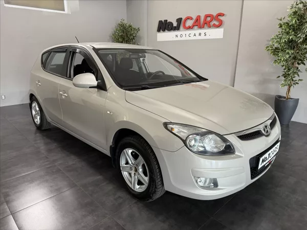 Hyundai i30 1,4 i KLIMATIZACE TAŽNÉ ALU - foto 2