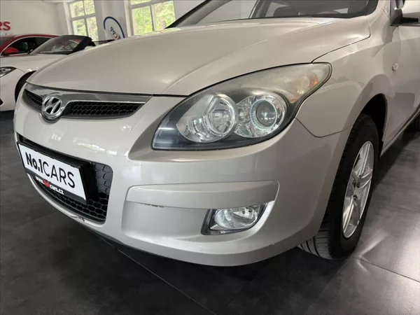 Hyundai i30 1,4 i KLIMATIZACE TAŽNÉ ALU - foto 20
