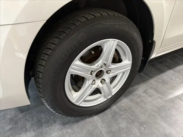 Hyundai i30 1,4 i KLIMATIZACE TAŽNÉ ALU - foto 21