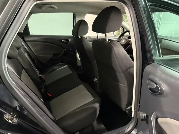 Seat Ibiza 1,6 TDI 66KW STK 02/28 ALU - foto 12