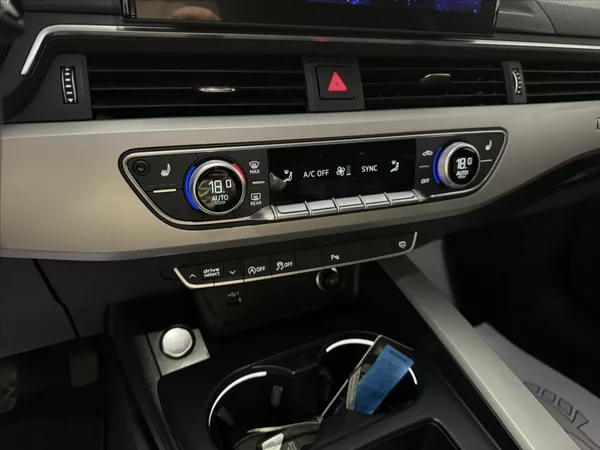 Audi A4 2,0 TDI QUATTRO MATRIX TZ - foto 17