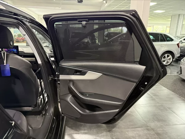 Audi A4 2,0 TDI QUATTRO MATRIX TZ - foto 27