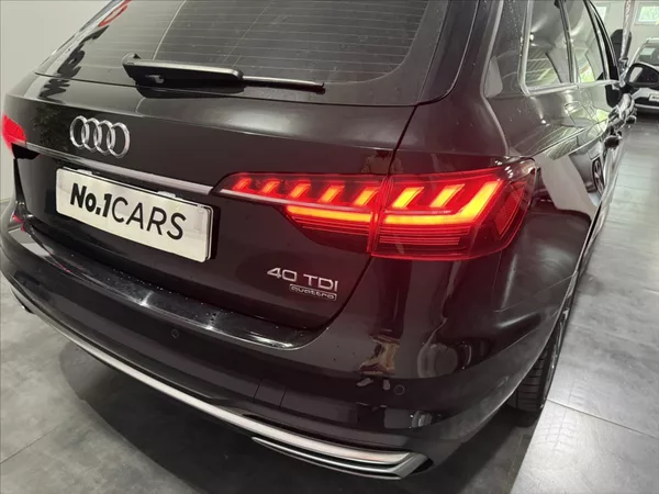 Audi A4 2,0 TDI QUATTRO MATRIX TZ - foto 32