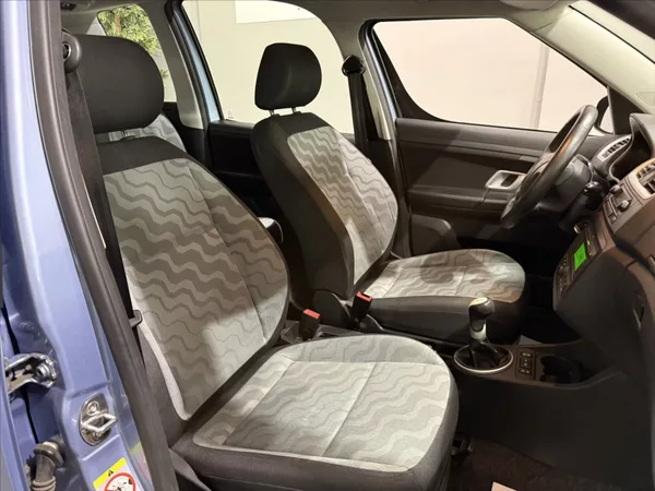 Škoda Roomster 1,9 TDI 77KW STYLE VÝHŘEV - foto 20