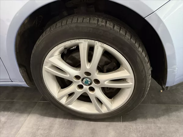 Škoda Roomster 1,9 TDI 77KW STYLE VÝHŘEV - foto 24