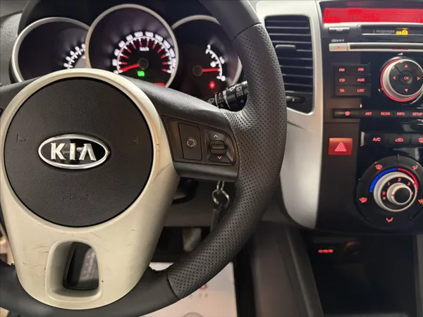 Kia Venga 1,4 i KLIMA ALU PO STK - foto 9