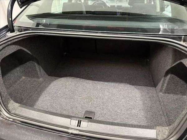 Volkswagen Passat 1,6 i KLIMA VÝHŘEV PO STK - foto 14
