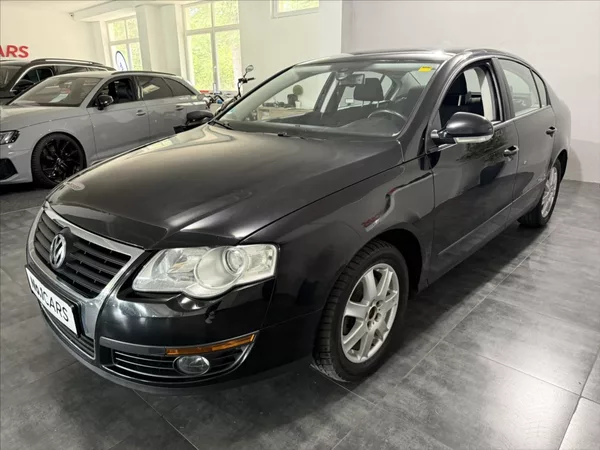 Volkswagen Passat 1,6 i KLIMA VÝHŘEV PO STK - foto 3